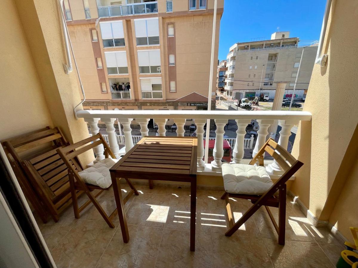 El Papagayo Apartment 2 Mins Walking To The Beach Torrevieja Extérieur photo